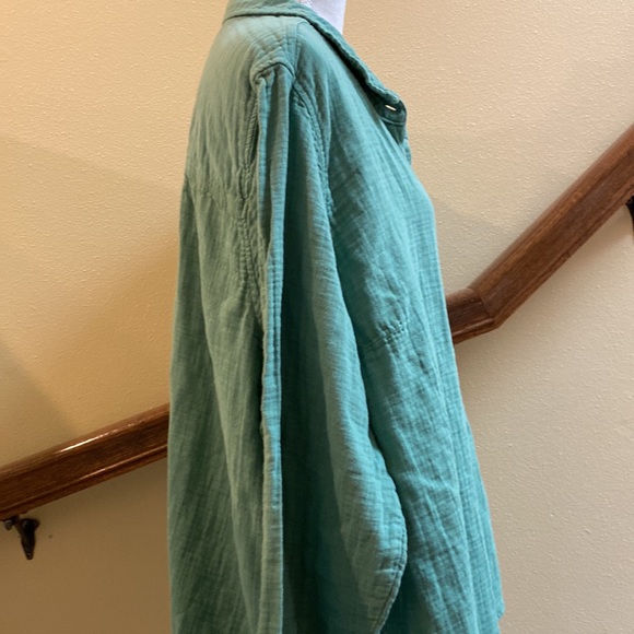 Universal Threads Blouse - Picture 4 of 9